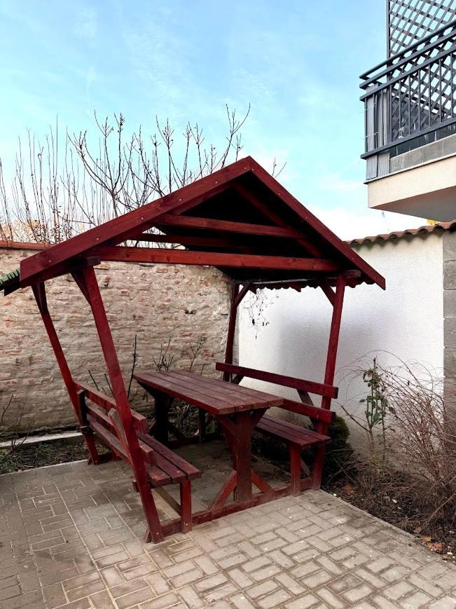 Hotel Kuriozum Vendeghaz Szeged Exterior foto