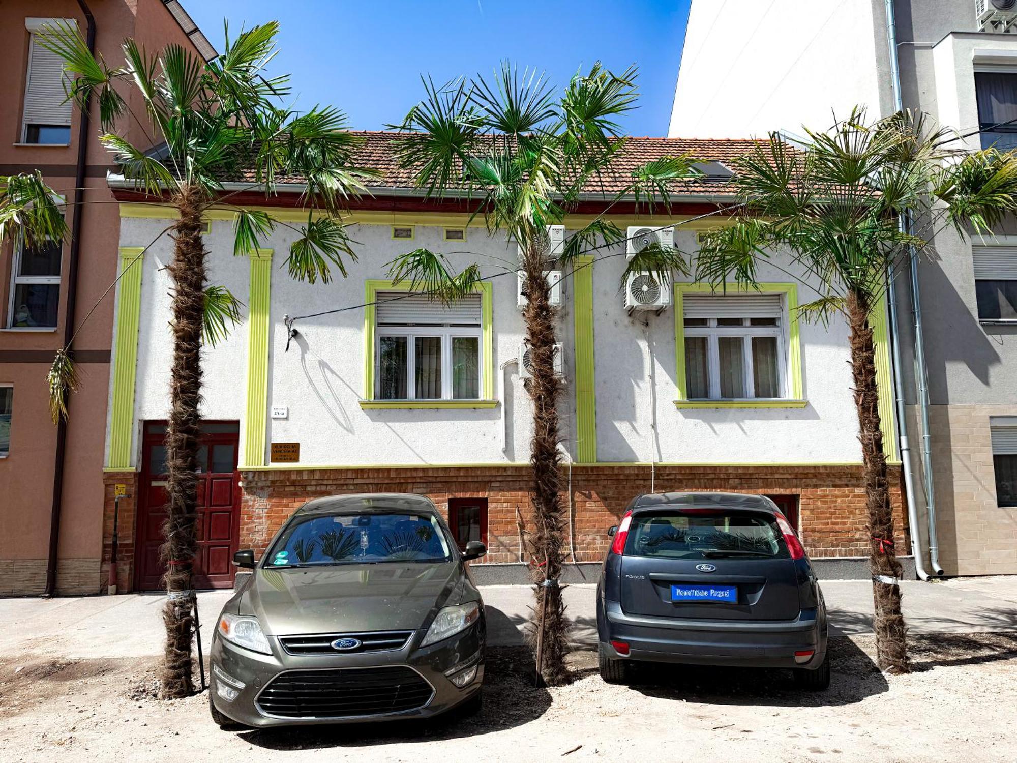 Hotel Kuriozum Vendeghaz Szeged Exterior foto